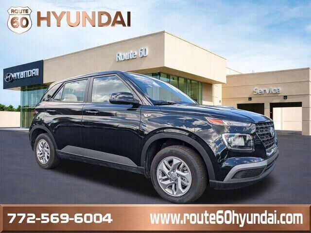 2026 Hyundai VENUE SE — photo 1 of 13