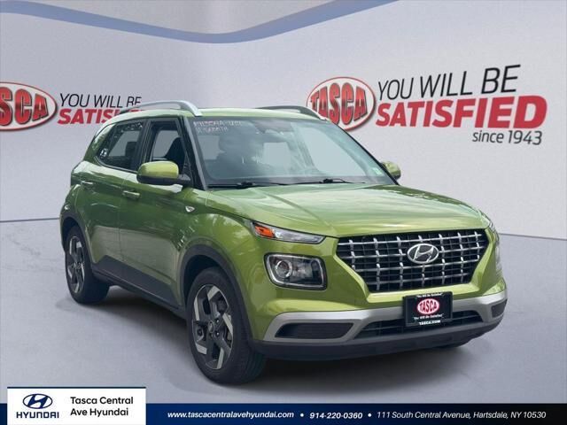 2023 Hyundai VENUE SEL — photo 1 of 13