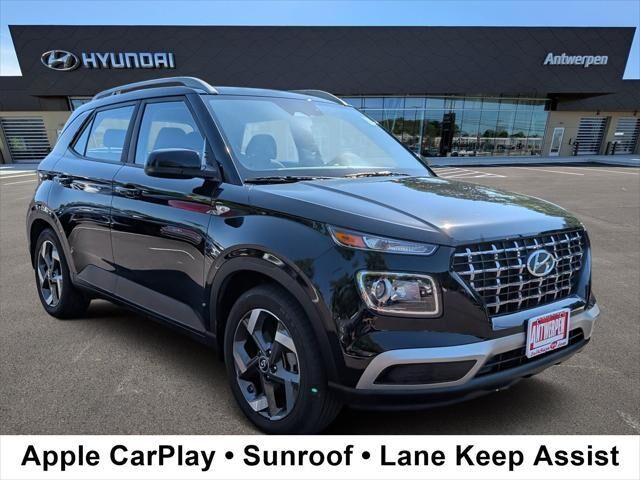 2024 Hyundai VENUE SEL — photo 1 of 13