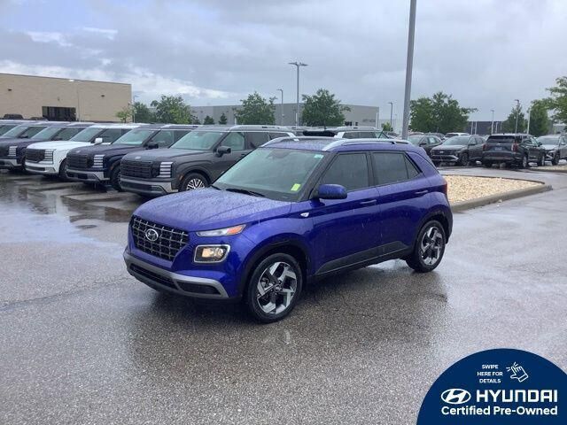 2025 Hyundai VENUE SEL — photo 1 of 13