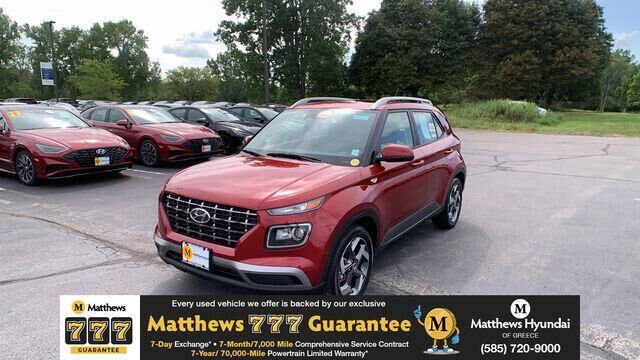 2024 Hyundai VENUE SEL — photo 1 of 13
