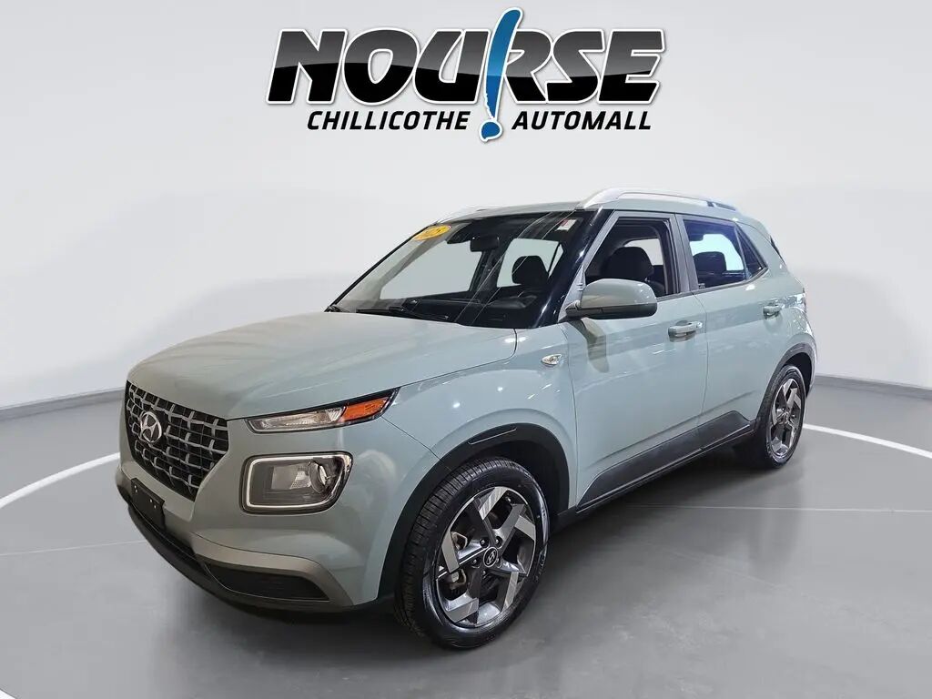 2025 Hyundai VENUE SEL — photo 1 of 2