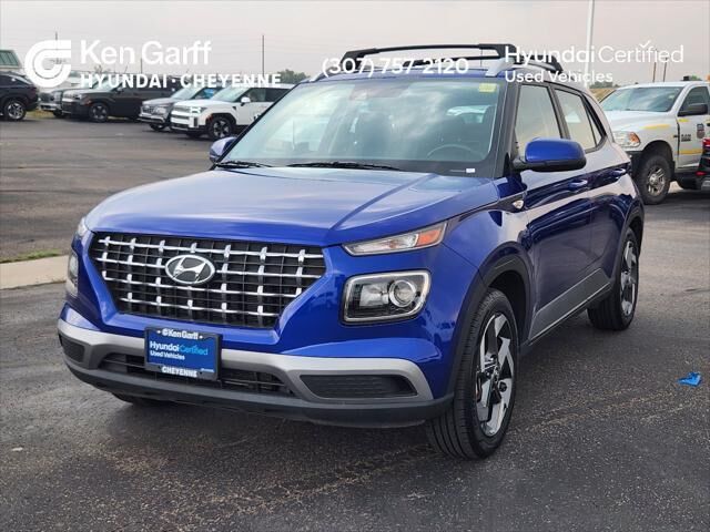 2022 Hyundai VENUE SEL — photo 1 of 13