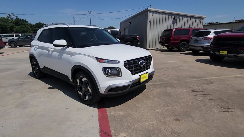 2023 Hyundai Venue SEL — photo 1 of 7