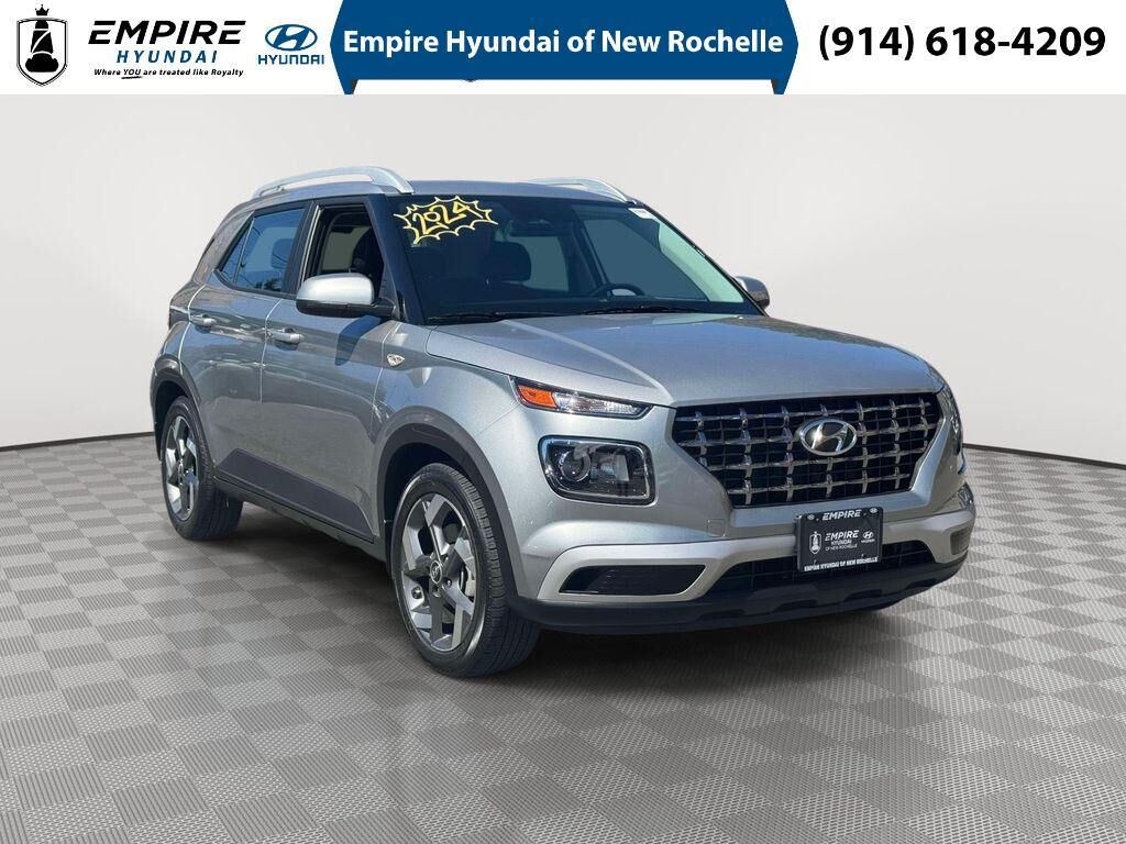 2024 Hyundai VENUE SEL — photo 1 of 13