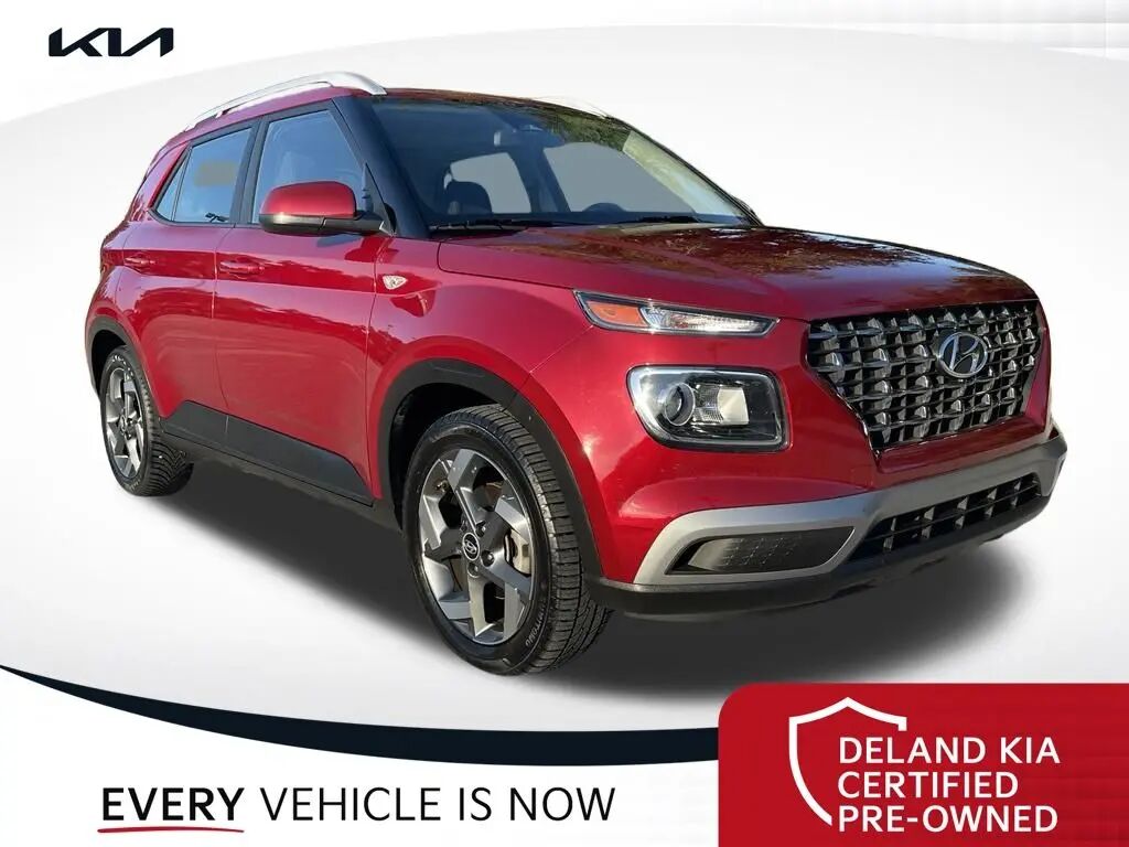 2025 Hyundai VENUE SEL — photo 1 of 13