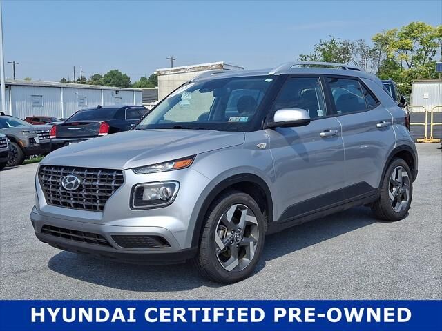 2025 Hyundai VENUE SEL — photo 1 of 13