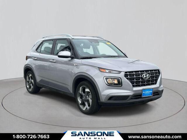 2025 Hyundai VENUE SEL — photo 1 of 13