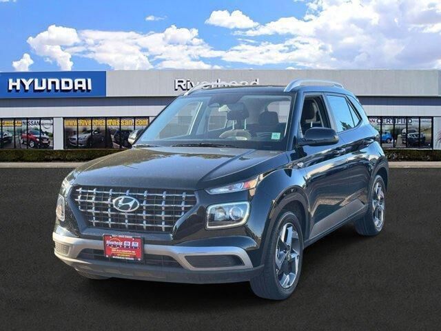 2025 Hyundai VENUE SEL — photo 1 of 13