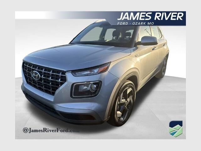 2025 Hyundai VENUE SEL — photo 1 of 13
