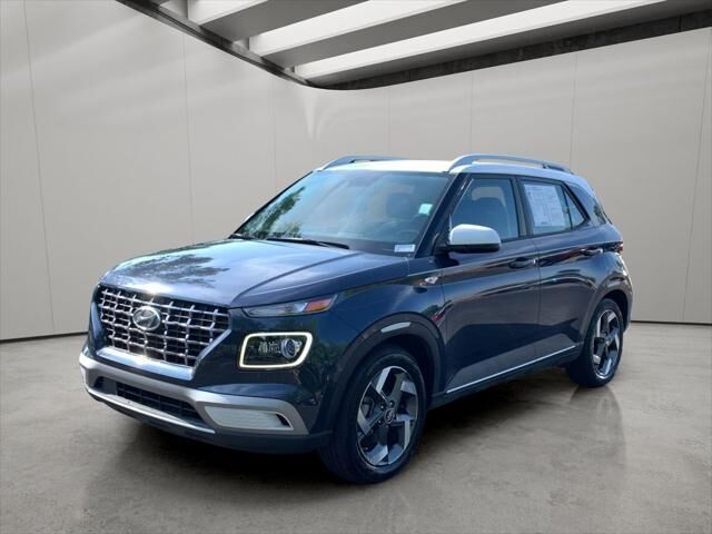 2022 Hyundai VENUE Limited — photo 1 of 13
