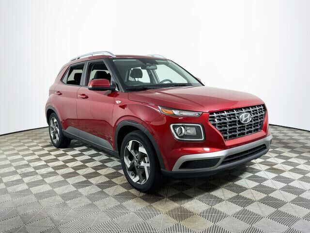2024 Hyundai VENUE SEL — photo 1 of 13