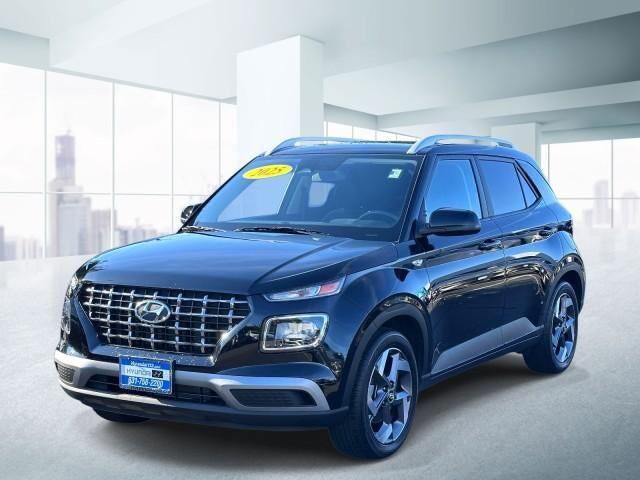 2025 Hyundai VENUE SEL — photo 1 of 13