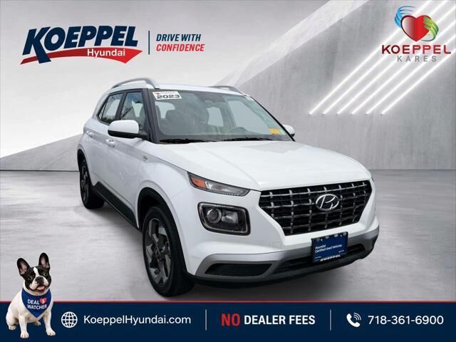 2023 Hyundai VENUE SEL — photo 1 of 13