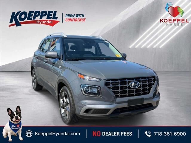 2023 Hyundai VENUE SEL — photo 1 of 13