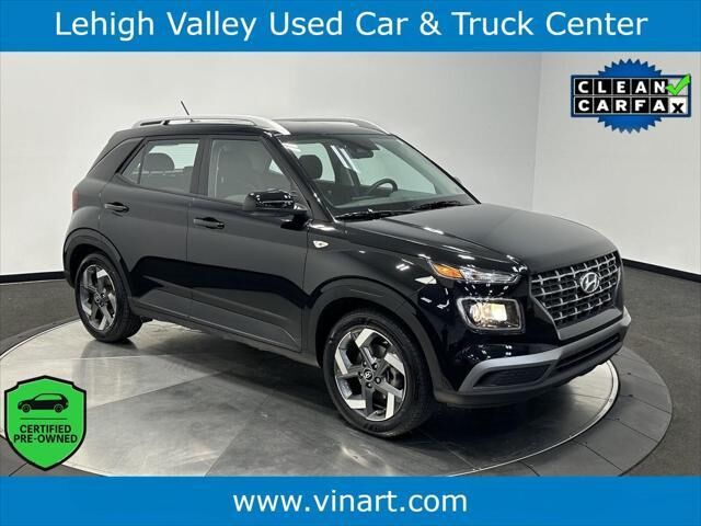 2023 Hyundai VENUE SEL — photo 1 of 13
