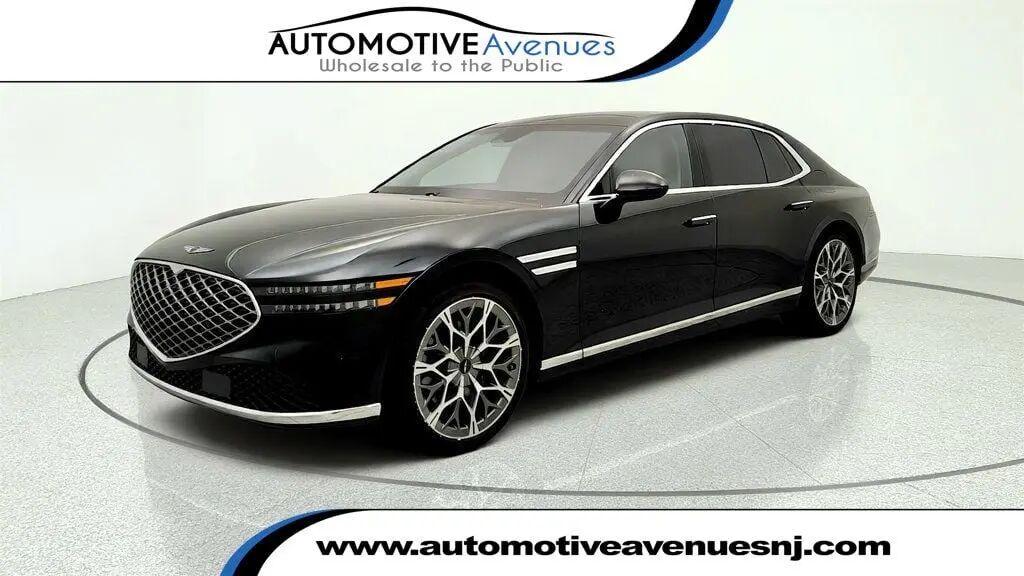 2025 Genesis G90 3.5T e-Supercharger — photo 1 of 13