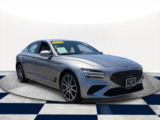 2025 Genesis G70 2.5T Standard