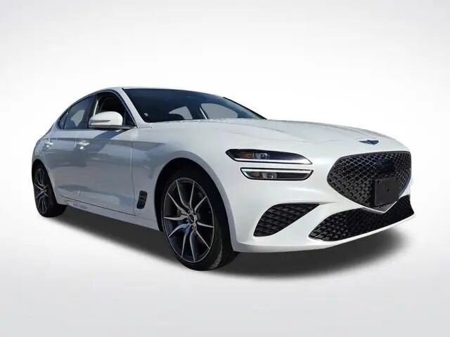 2025 Genesis G70 2.5T Standard — photo 1 of 13