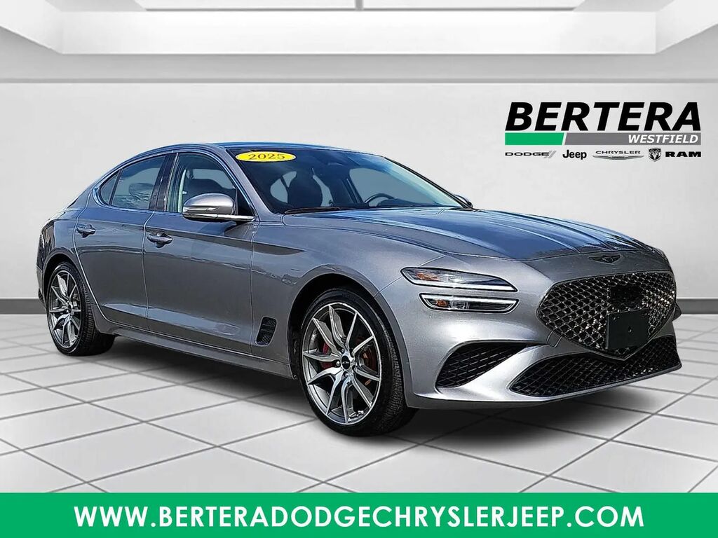 2025 Genesis G70 2.5T Standard — photo 1 of 13
