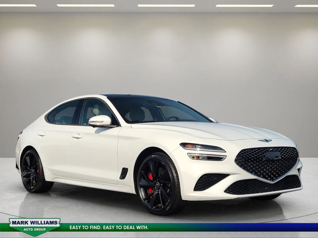 2023 Genesis G70 3.3T Standard — photo 1 of 13