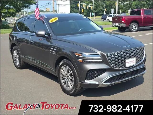2025 Genesis GV80 2.5T Standard — photo 1 of 13