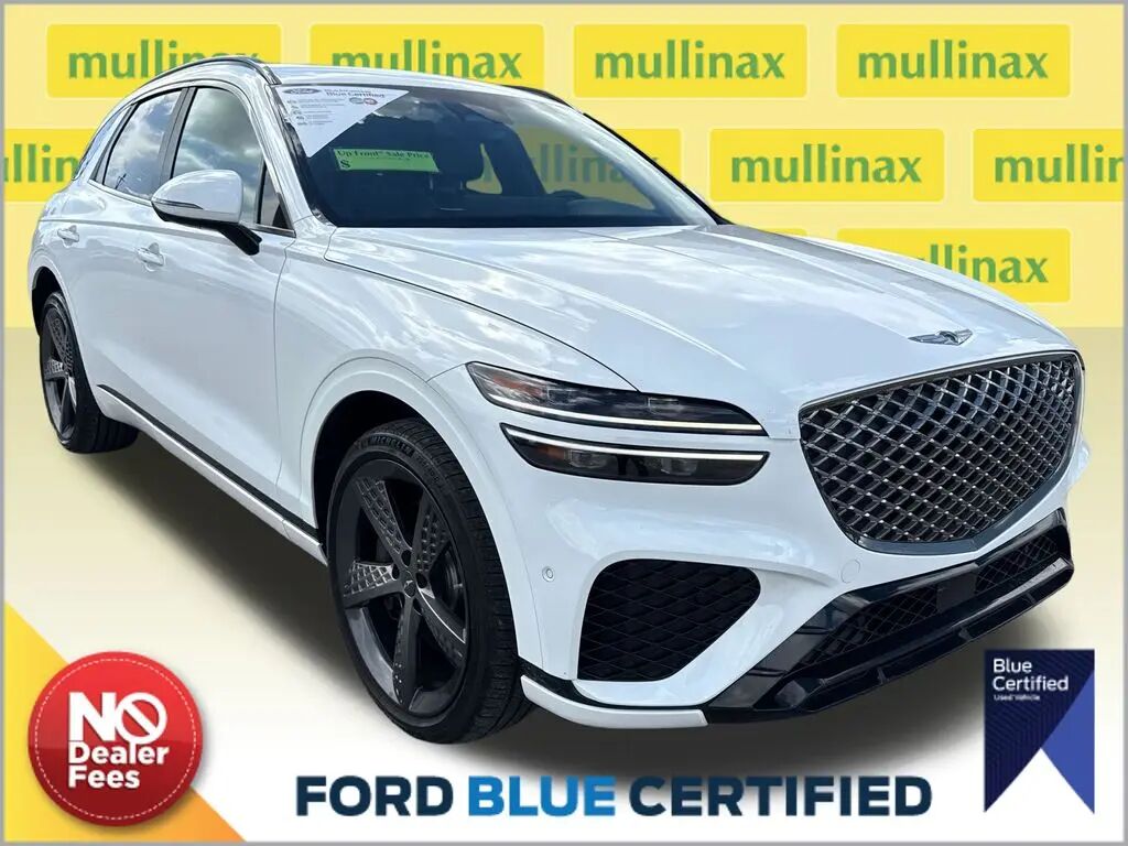 2023 Genesis GV70 2.5T Standard — photo 1 of 13