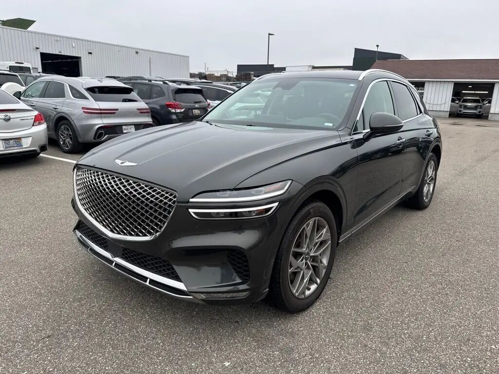 2025 Genesis GV70 2.5T Standard — photo 1 of 13