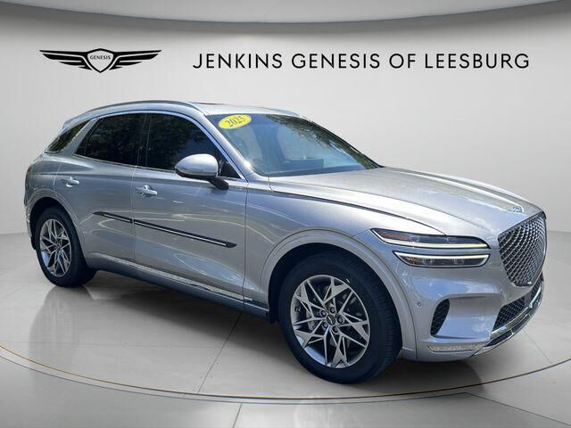 2023 Genesis GV70 2.5T Standard — photo 1 of 13