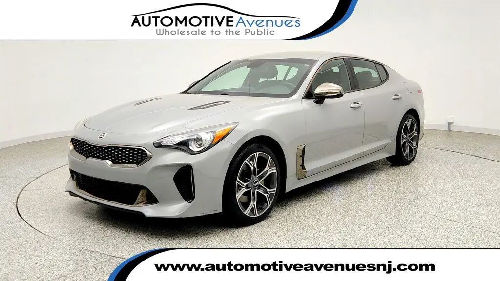 2021 Kia Stinger GT-Line — photo 1 of 13