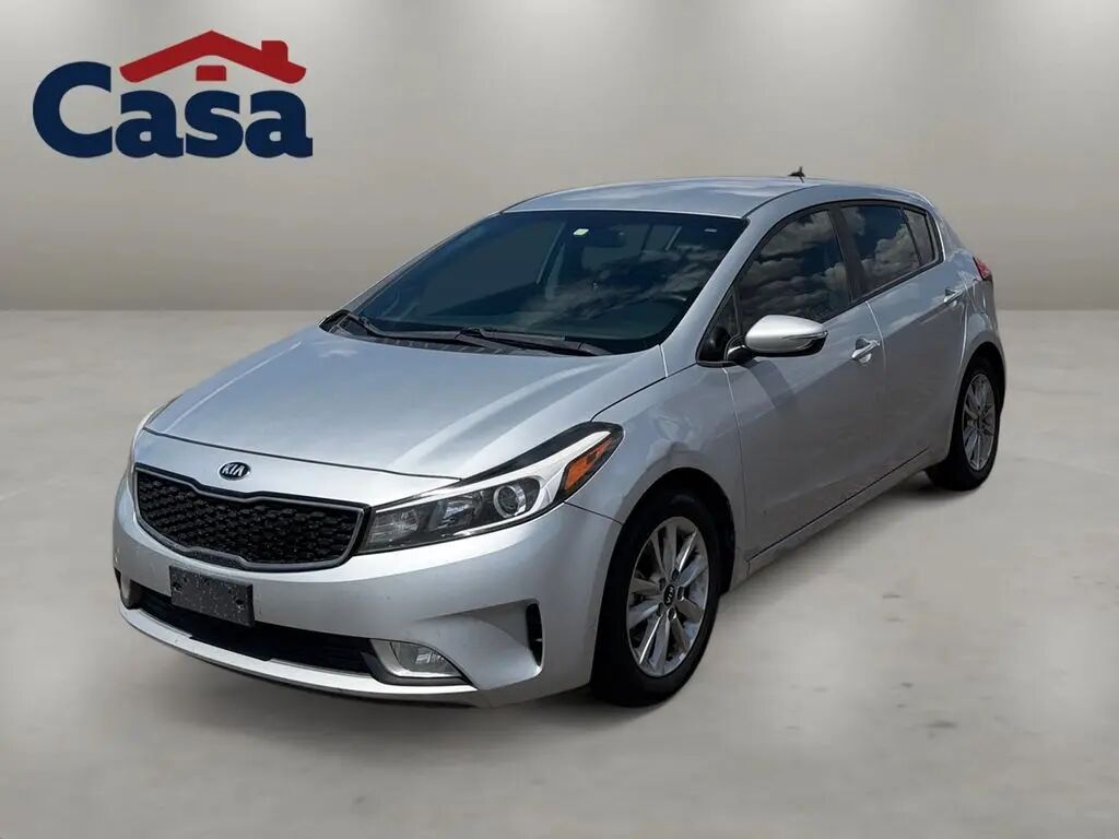 2017 Kia Forte5 LX — photo 1 of 13