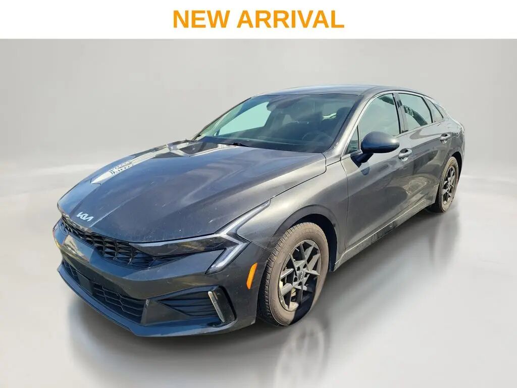 2025 Kia K5 LXS — photo 1 of 8