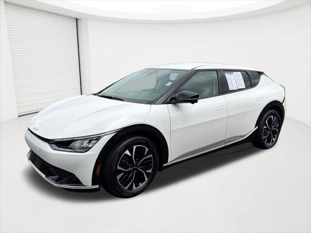 2023 Kia EV6 Wind — photo 1 of 13