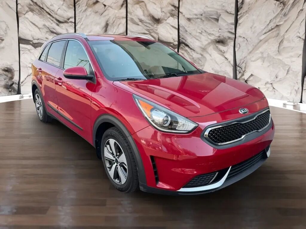 2017 Kia Niro LX — photo 1 of 13
