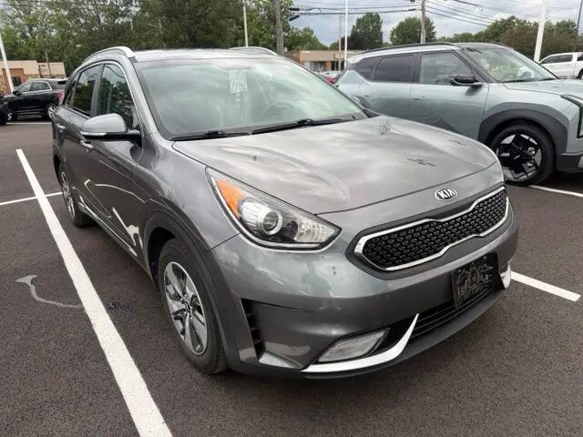2017 Kia Niro EX — photo 1 of 2