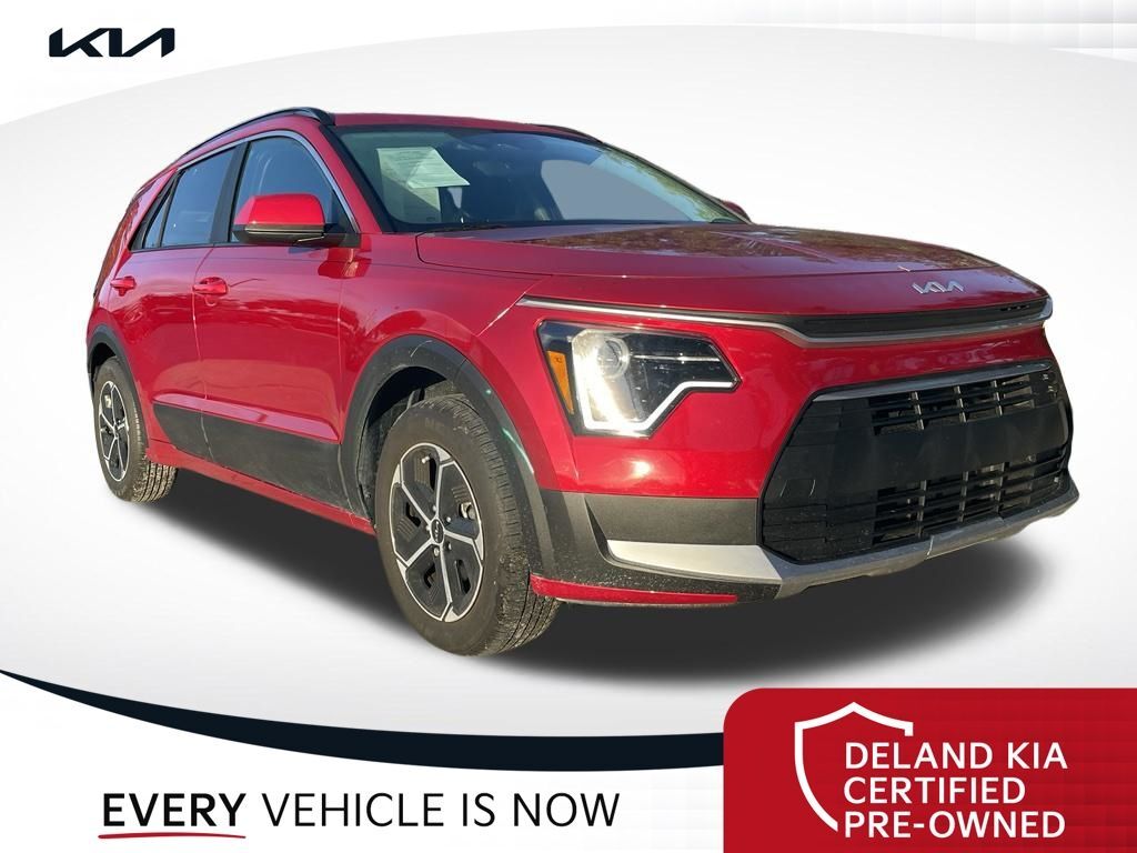 2025 Kia Niro LX — photo 1 of 13