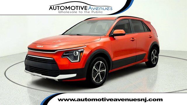 2023 Kia Niro LX — photo 1 of 13