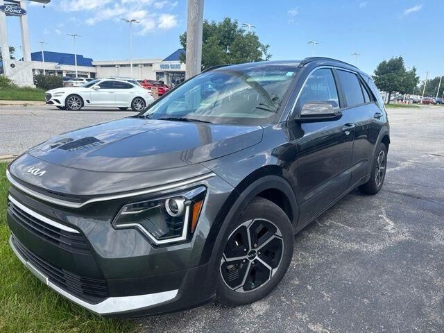 2024 Kia Niro LX