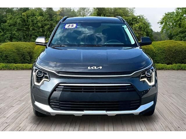 2025 Kia Niro LX