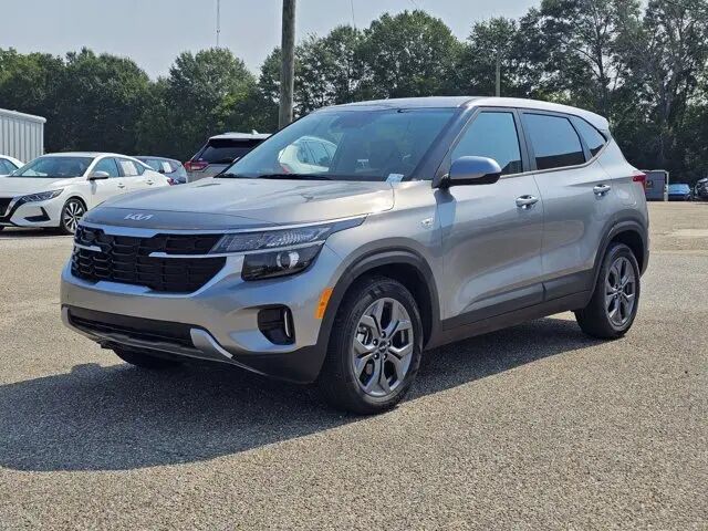 2026 Kia Seltos LX — photo 1 of 13