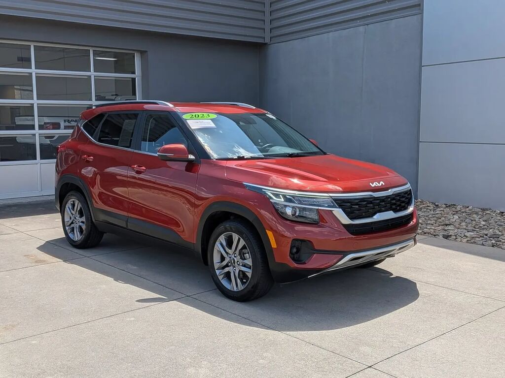 2023 Kia Seltos S — photo 1 of 13