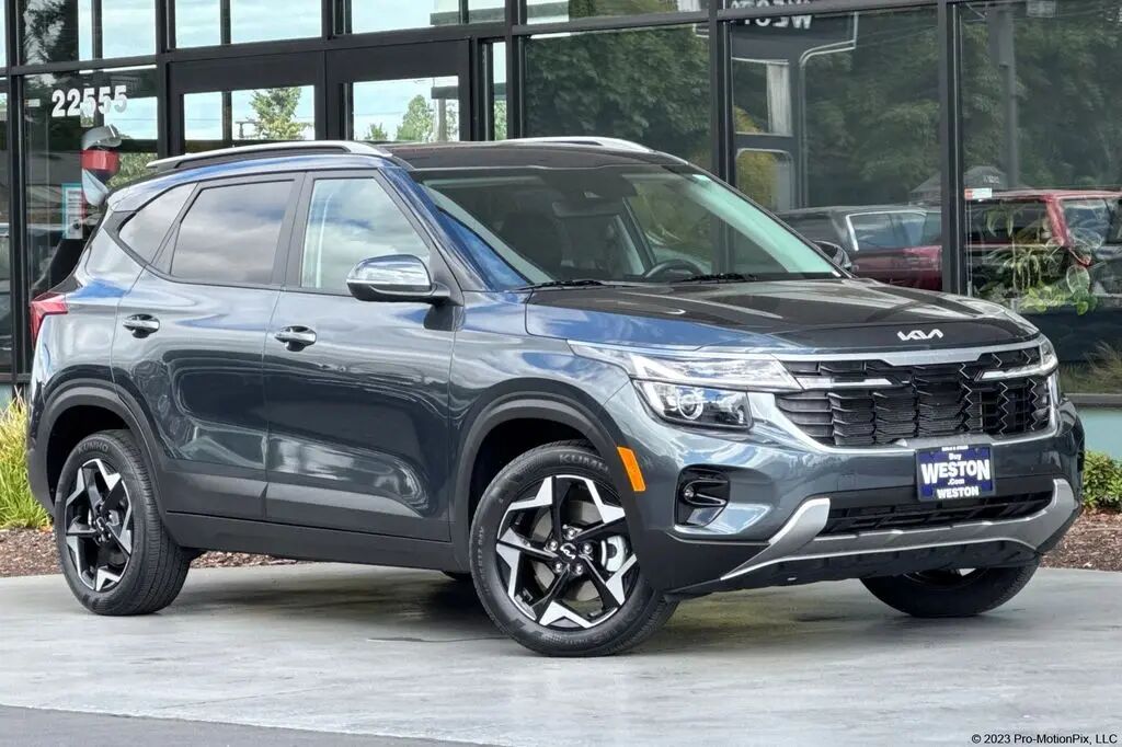 2025 Kia Seltos S — photo 1 of 13