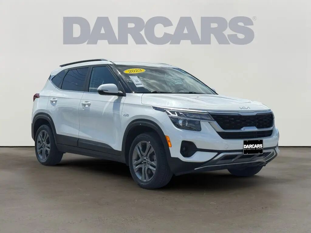 2023 Kia Seltos S — photo 1 of 13