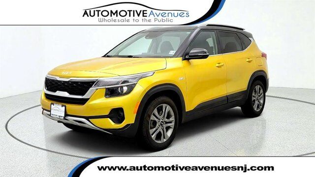 2023 Kia Seltos S — photo 1 of 13