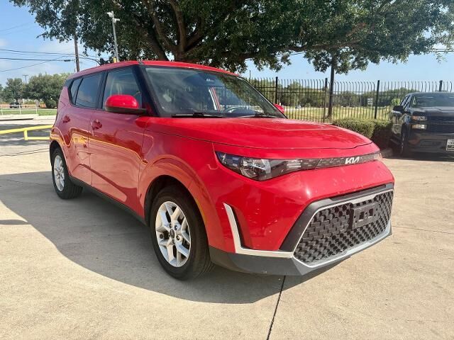 2024 Kia Soul LX — photo 1 of 13