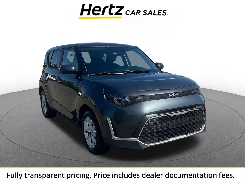2025 Kia Soul LX — photo 1 of 13