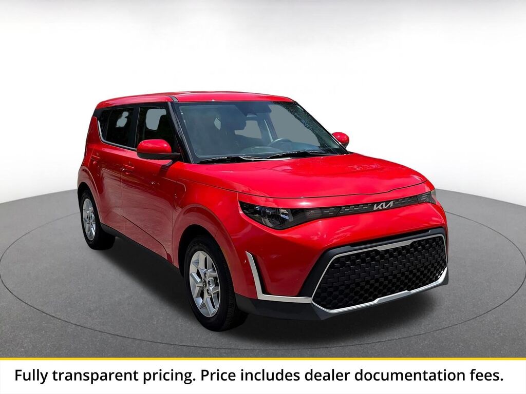2025 Kia Soul LX — photo 1 of 11