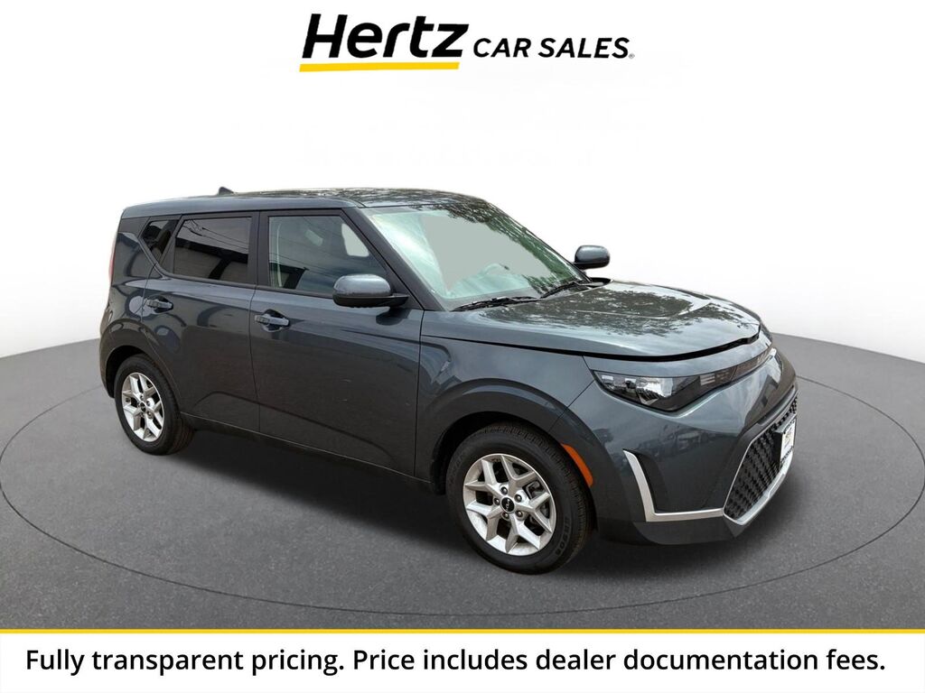 2025 Kia Soul LX — photo 1 of 13