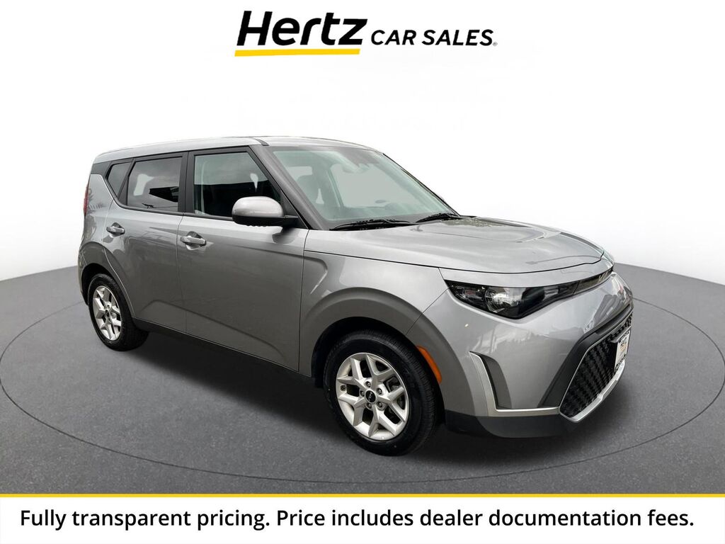 2025 Kia Soul LX — photo 1 of 13