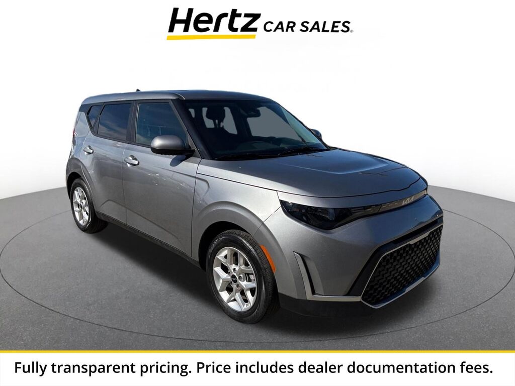 2025 Kia Soul LX — photo 1 of 11